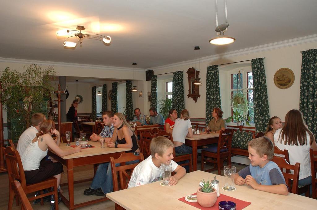 Hotel Zur Schonen Aussicht Feldkirchen-Westerham Eksteriør billede