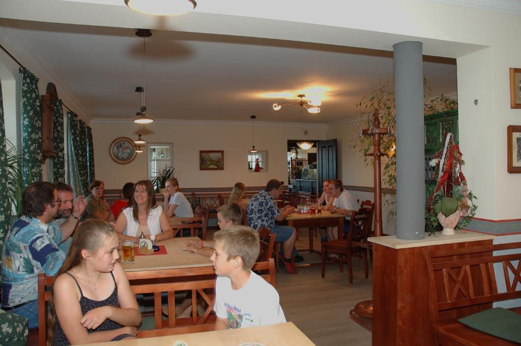 Hotel Zur Schonen Aussicht Feldkirchen-Westerham Eksteriør billede